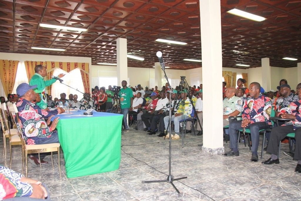 Gira PDGE 2015: Evinayong recibe a los secretarios
