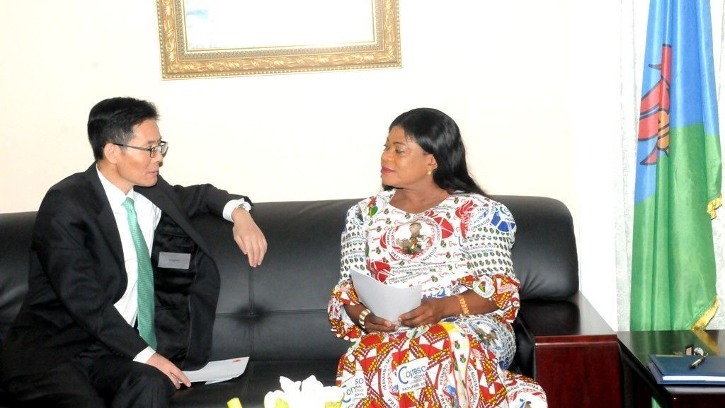 Encuentro de la Secretaria General Adjunta con el Embajador de China