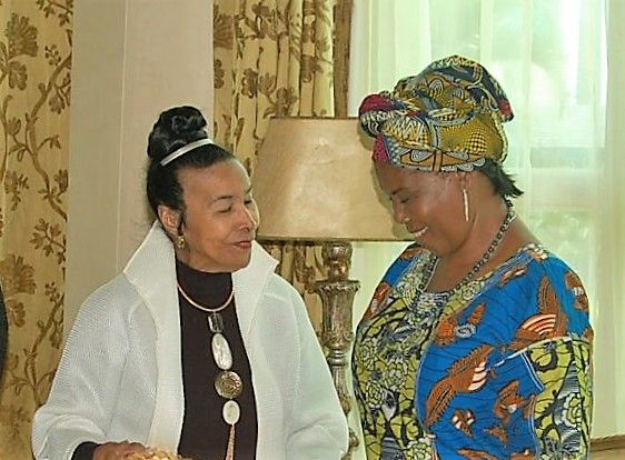 La Primera Dama recibe a Xernona Clayton