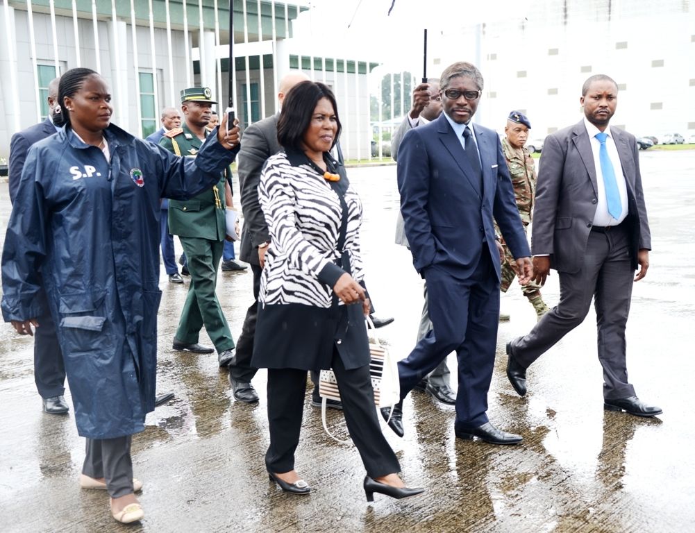 La pareja presidencial, rumbo a Brasil para asistir a XI Cumbre de la CPLP