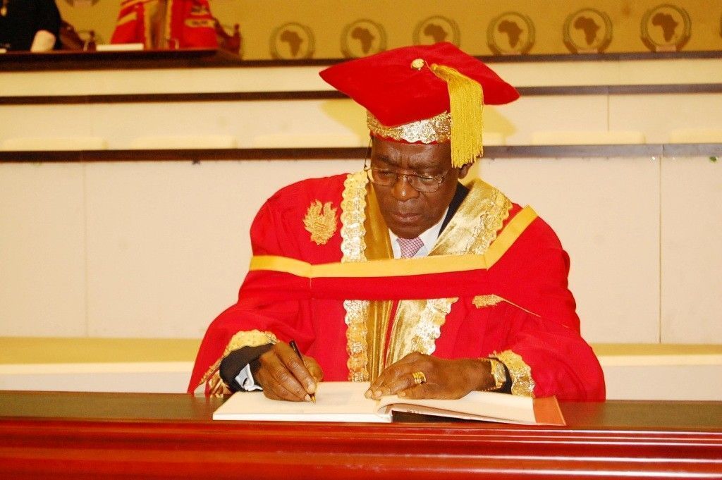 El Presidente Fundador, galardonado como Doctor Honoris Causa en Arquitectura