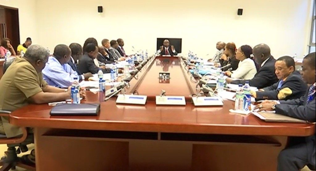 El Ministro de Exteriores supervisa los preparativos de la Cumbre UA-Mundo Árabe