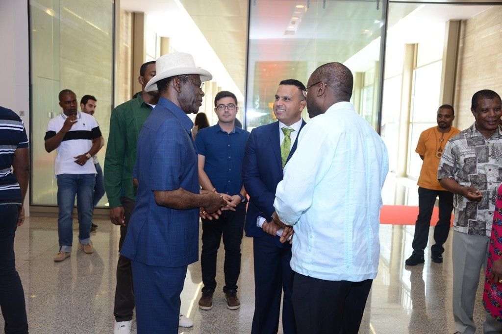 La pareja presidencial visita Sipopo, a pocos días del inicio de la Cumbre UA-Mundo Árabe, inicia un viaje a Marruecos