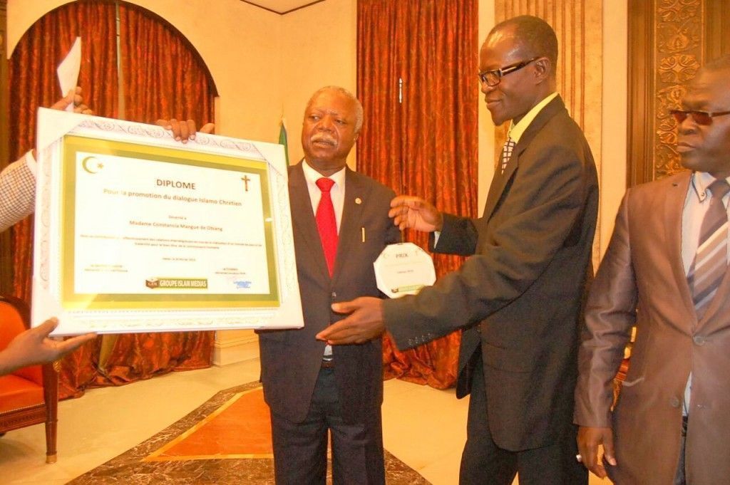 Reconocimiento para Constancia Mangue de Obiang
