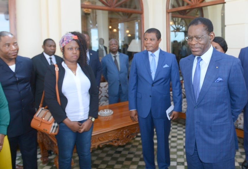 Despedida de la pareja presidencial en Mozambique