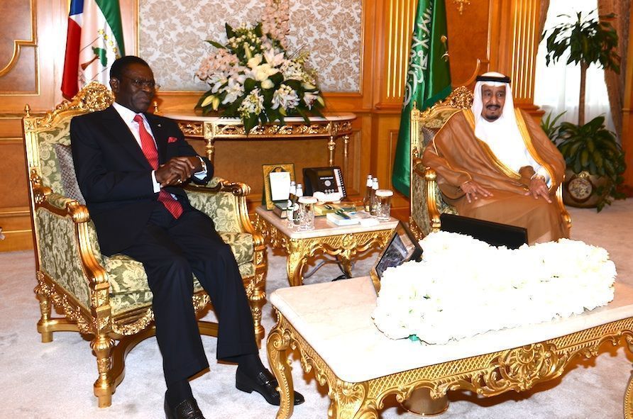 El Rey de Arabia Saudita recibe al Presidente de la República