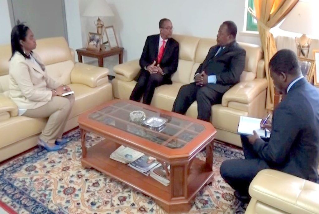 Audiencia de Alfonso Nsue Mokuy con el Embajador de Cuba