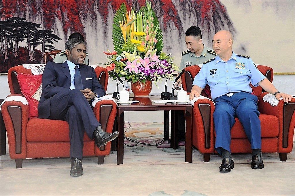 Encuentro del Vicepresidente con altos mandos militares de la República Popular China