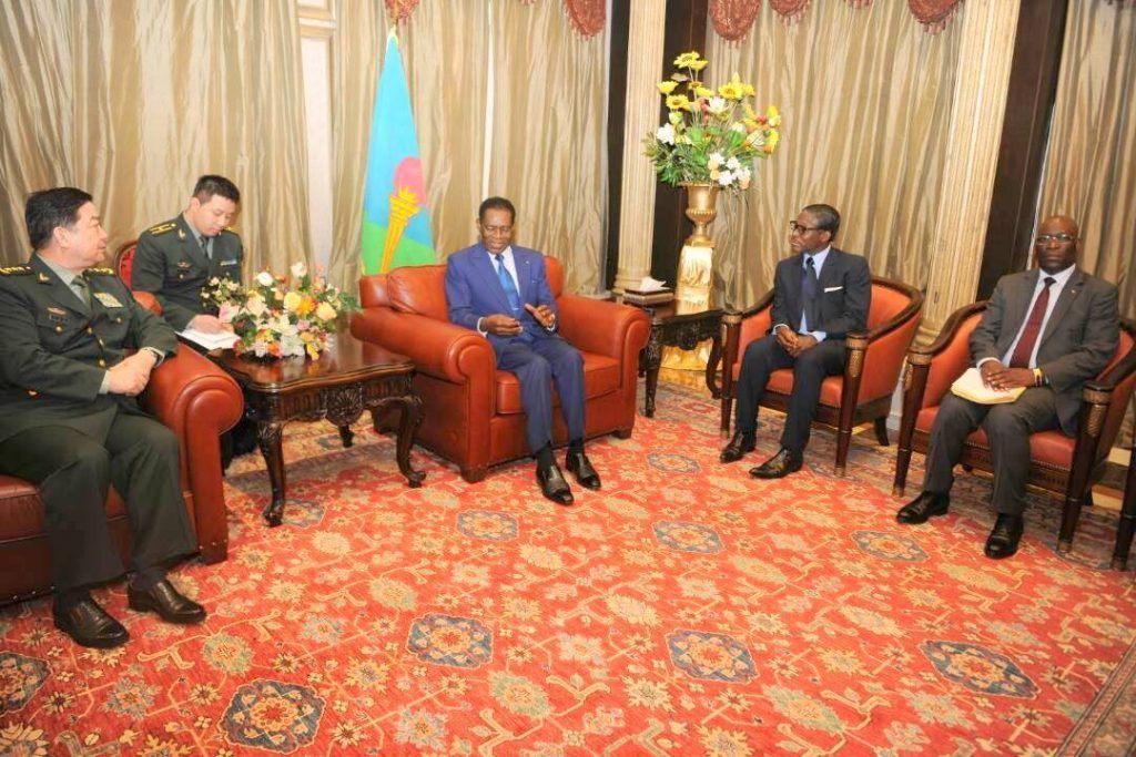 El Presidente recibe a delegaciones de Arabia Saudita, Angola y República Popular China