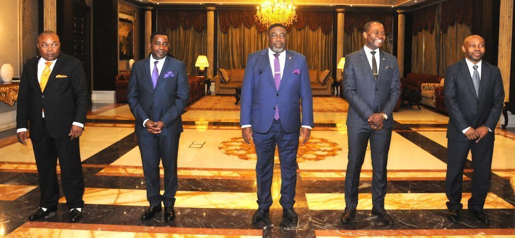 Jura de cargos de algunos miembros del Gobierno y tres nuevos embajadores para países africanos