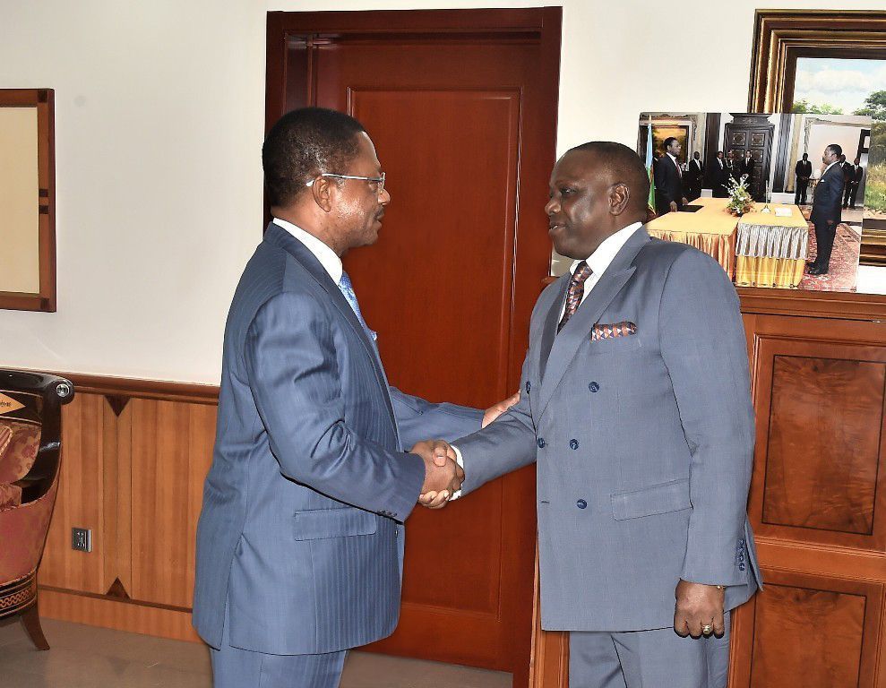 El Primer Ministro recibe al Embajador de Guinea Conakry
