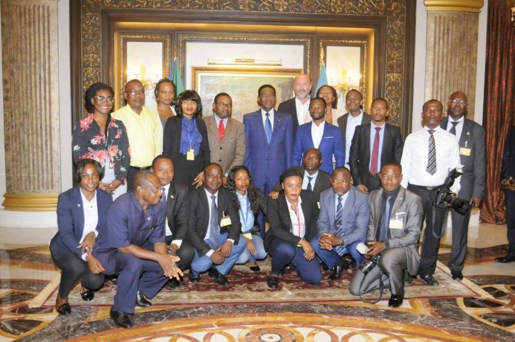 La prensa entrevista a S. E. Obiang Nguema Mbasogo