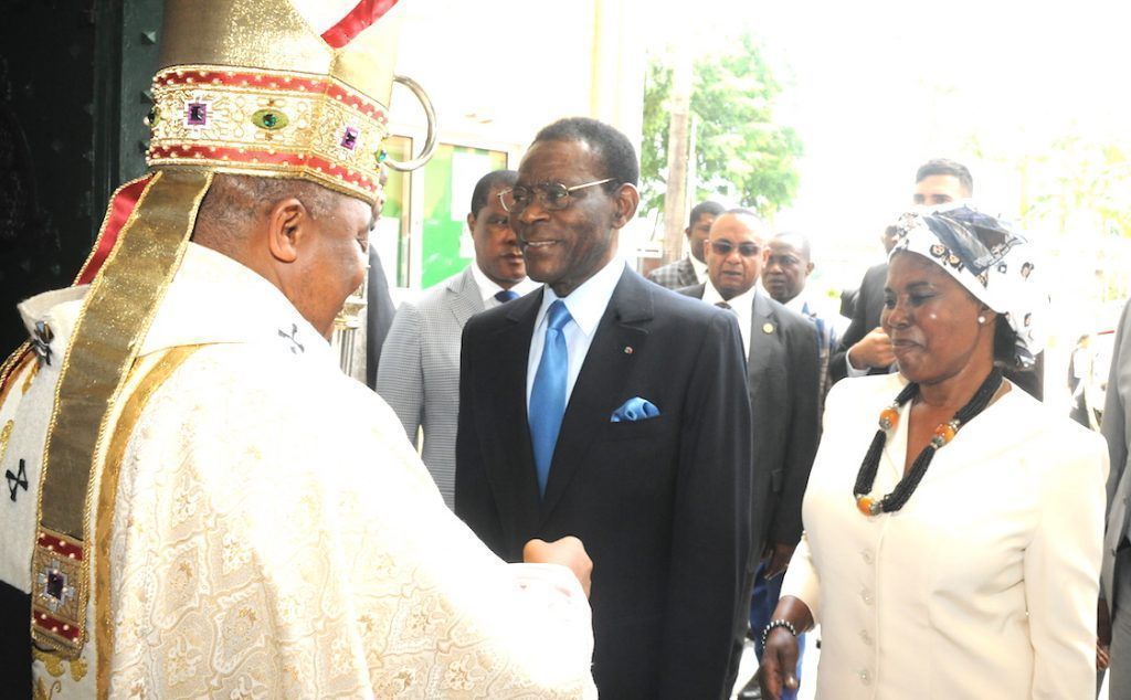 La pareja presidencial asiste al aniversario de la ordenación de Monseñor Juan Nsue Edjang