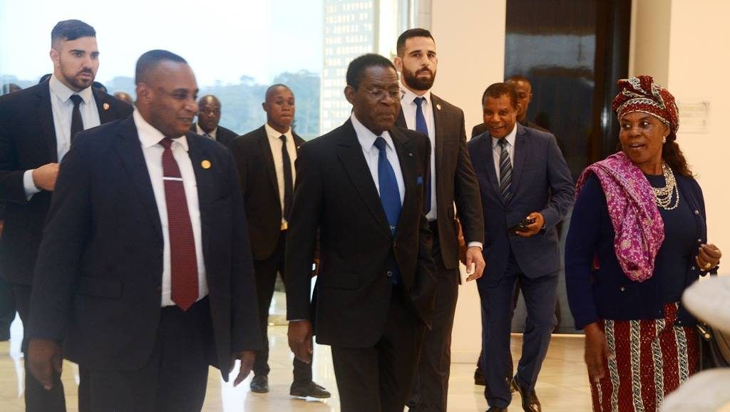 La pareja presidencial viaja a la parte continental del país