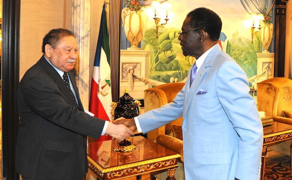 El Jefe de Estado recibe al antiguo Presidente de Santo Tomé y Príncipe