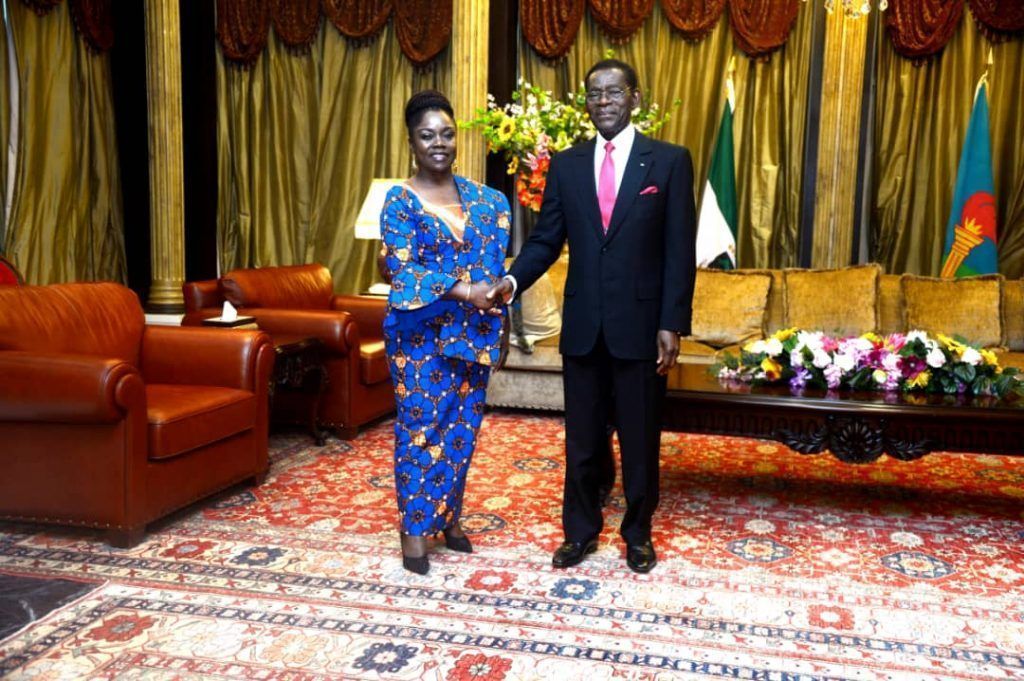 Presentación de cartas credenciales de los embajadores de Chad, EE.UU. y la República del Congo ante el Presidente