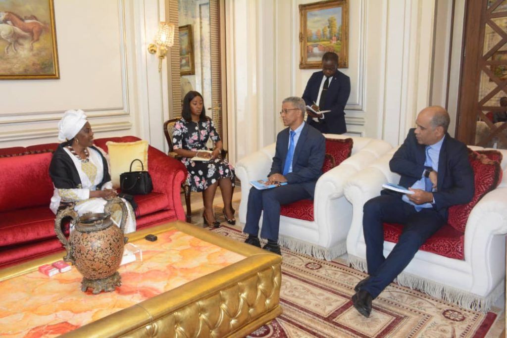 La Primera Dama recibe al Representante de UNICEF y a Rita Constant