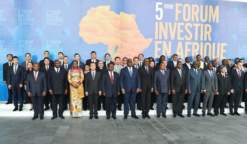 Obama Asue regresa tras acudir a la inauguración del Fórum Invertir en África