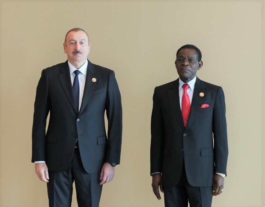 El Jefe de Estado con el Presidente de Azerbaiyán