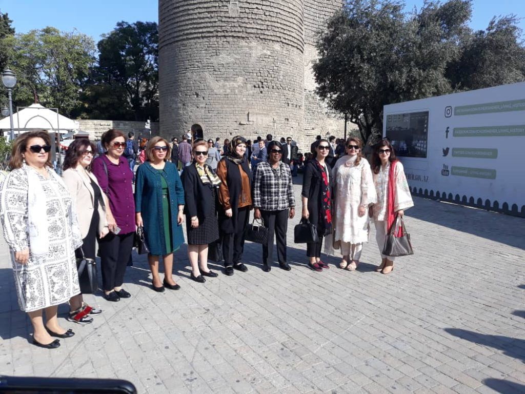 La Primera Dama visita la capital de Azerbaiján