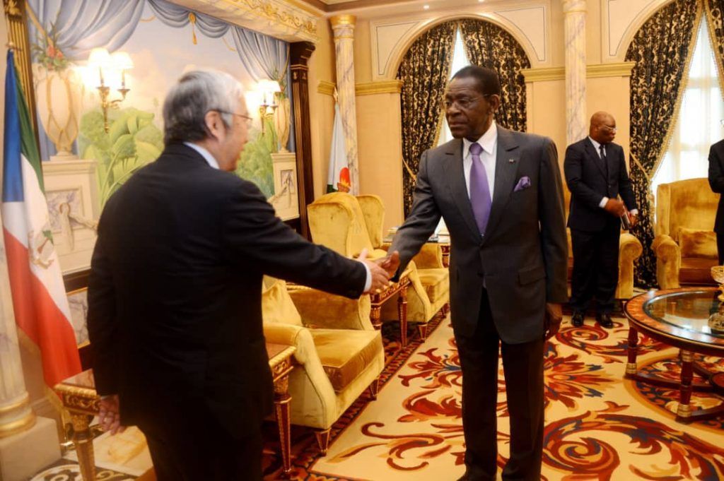 El Jefe de Estado recibe a una delegación de la Academia China de Ciencias Sociales