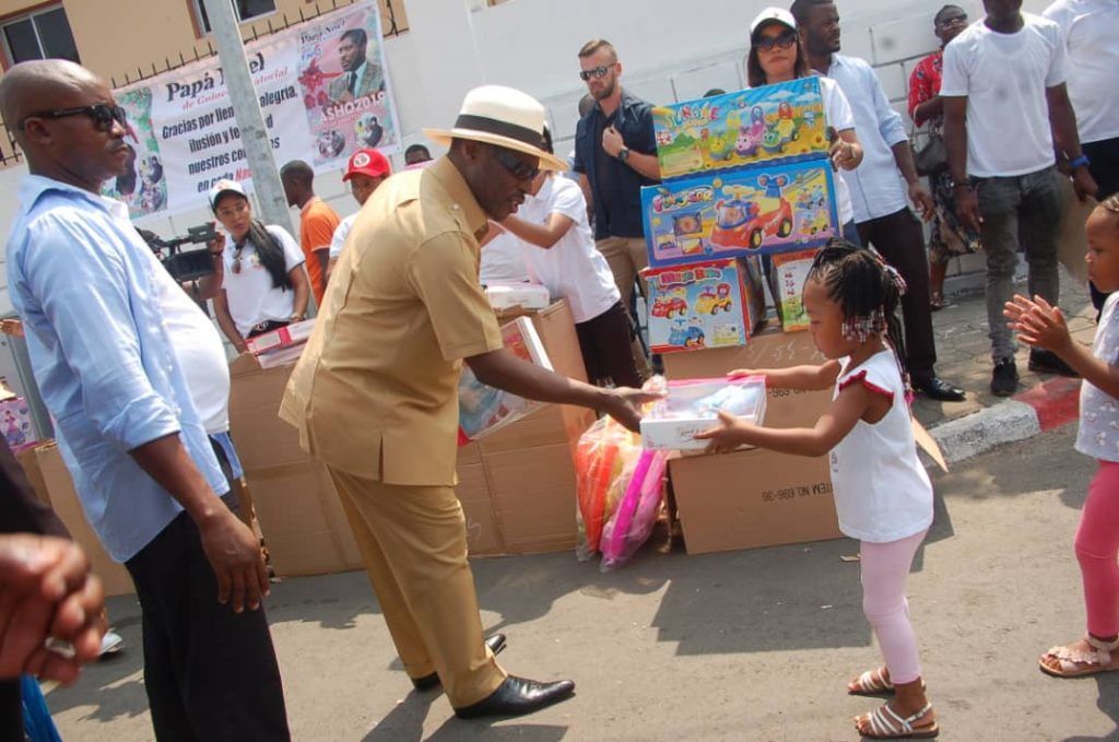 Diecisiete años regalando sonrisas a los niños de Guinea Ecuatorial