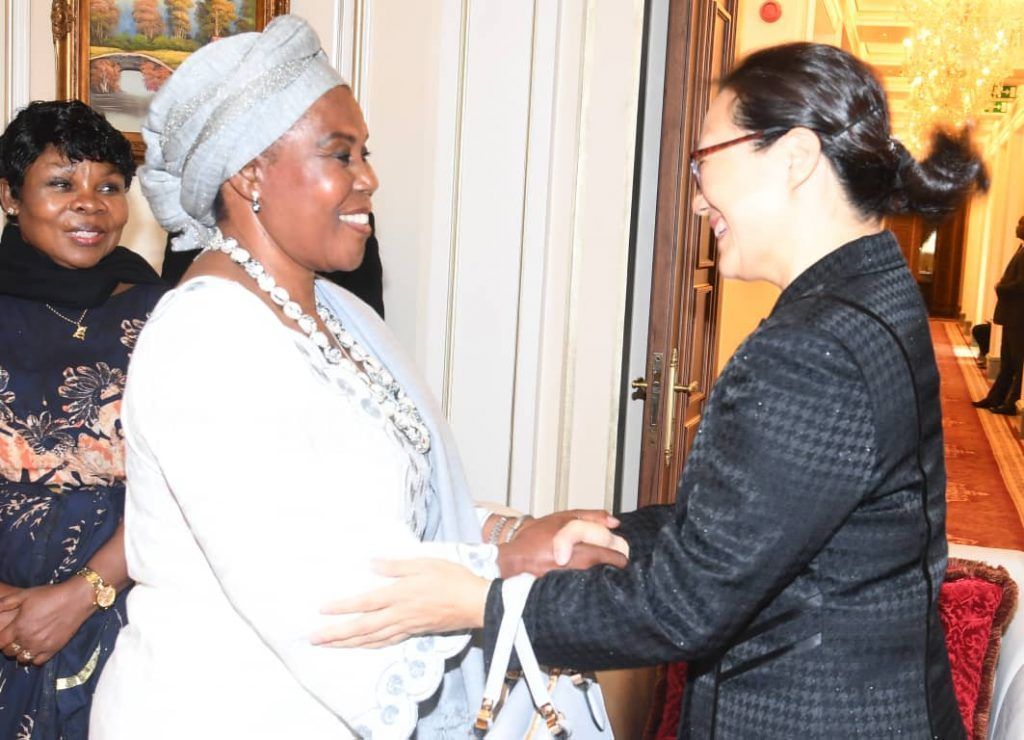 La Primera Dama recibe a la Embajadora de la República Popular China