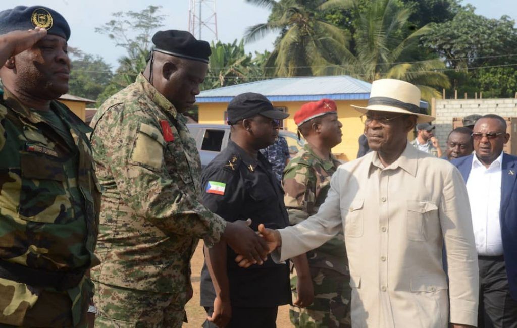 Visita presidencial a los batallones militares de Kie Ntem
