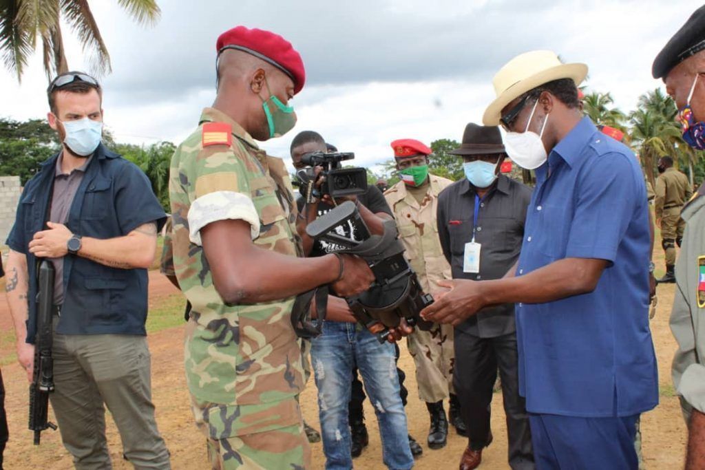 S. E. Nguema Obiang Mangue reanuda las visitas a los batallones de la Región Continental