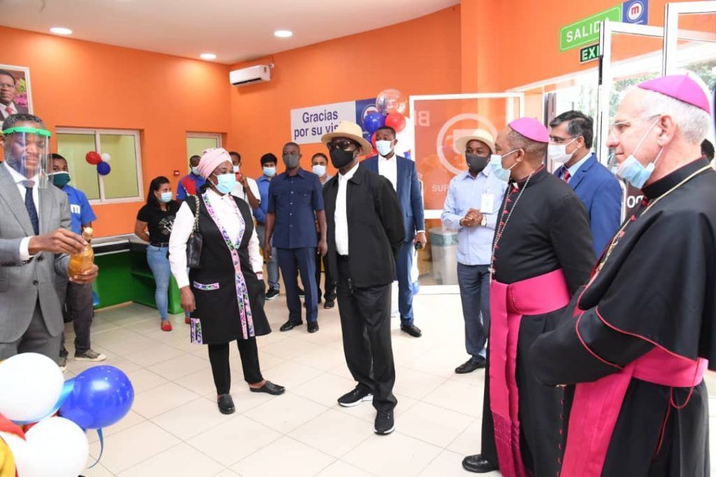 Constancia Mangue de Obiang inaugura un supermercado en la Hacienda Marcos Obiang Nguema Nsue