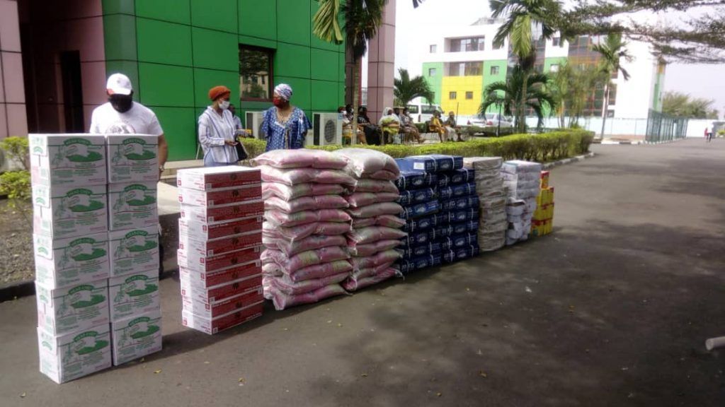 Donación navideña de la Fundación Constancia Mangue Nsue Okomo