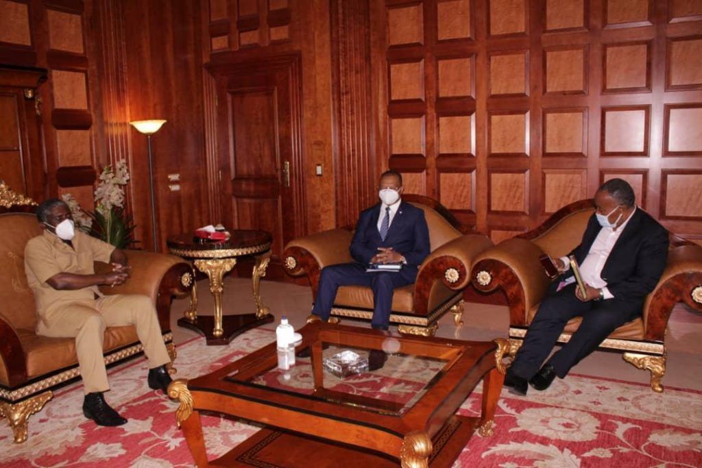 S.E. Teodoro Nguema Obiang recibe al Presidente del BDEAC
