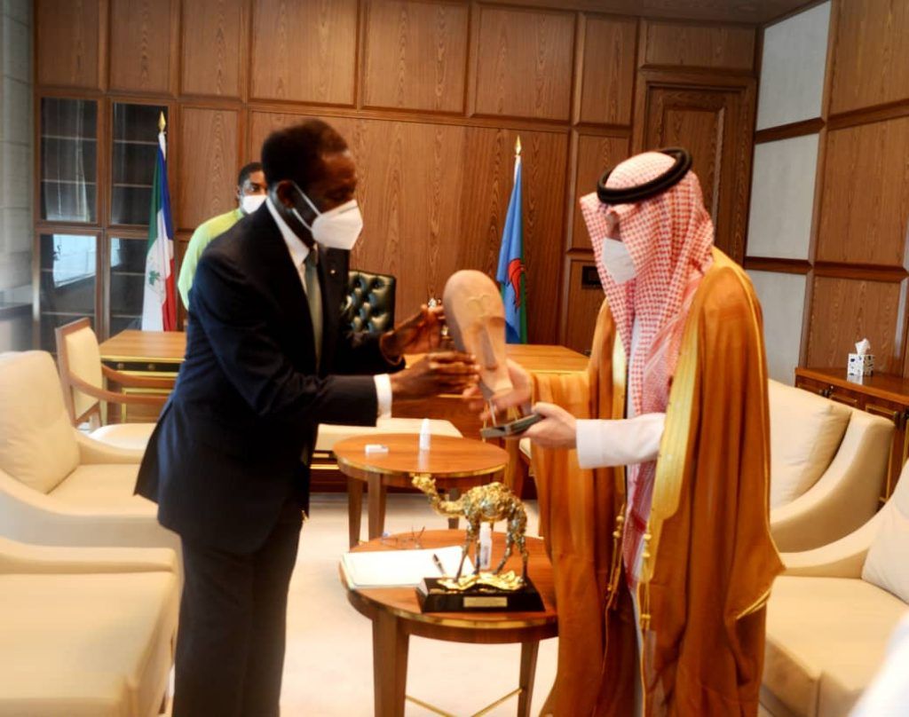 El Presidente de la República recibe a una delegación de Arabia Saudí