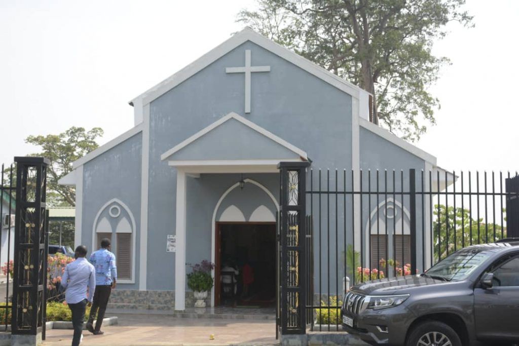 Inauguración del Colegio María Mbasogo Ngüi con la cesión de la FCMNO