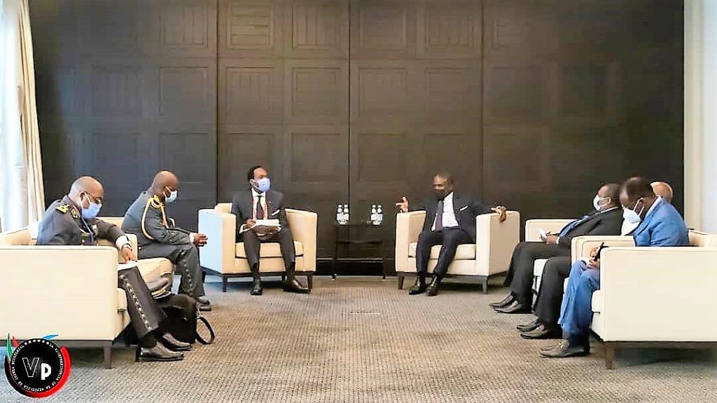 Encuentro entre el Vicepresidente y el Ministro Delegado de Defensa de Camerún