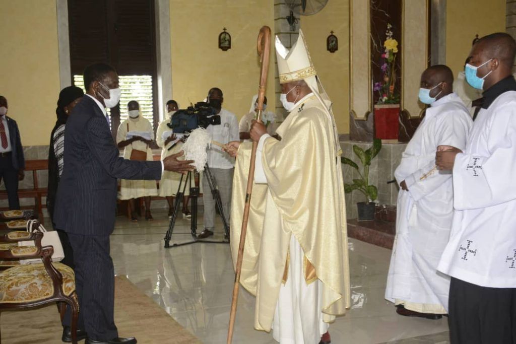 La pareja presidencial inaugura la Iglesia de Nuestra Señora de Montserrat de Luba