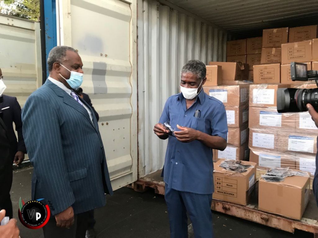 El Vicepresidente visita la sede de Centramed en el barrio Colasesga