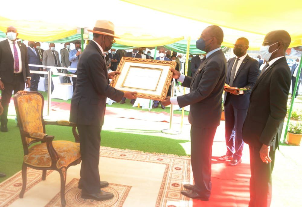Título de reconocimiento para S.E. Obiang Nguema Mbasogo