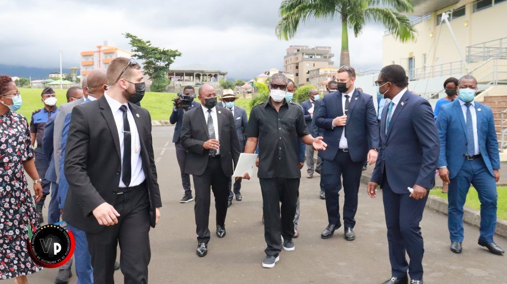El Vicepresidente de la República visita el Polideportivo de Malabo