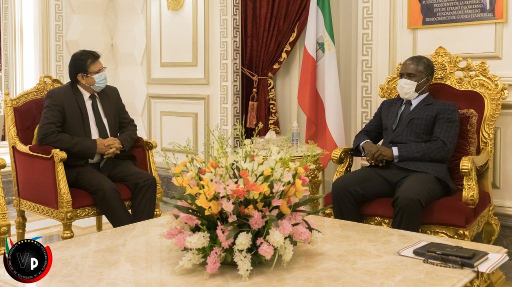 El Vicepresidente recibe al Embajador de La India
