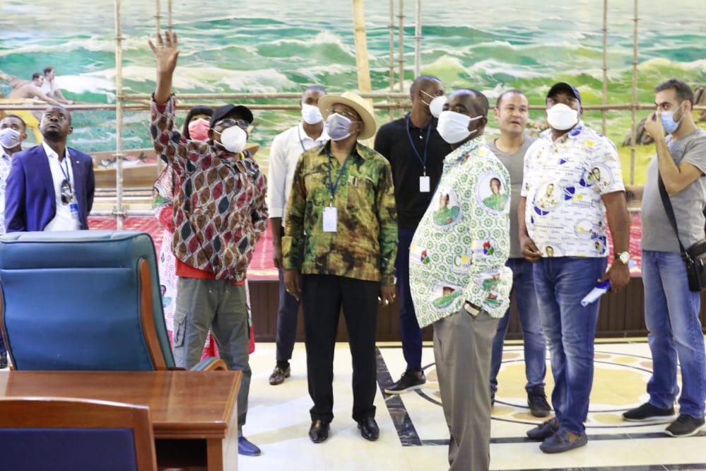 La directiva del PDGE visita el Palacio de Congresos y Conferencias de Ngolo