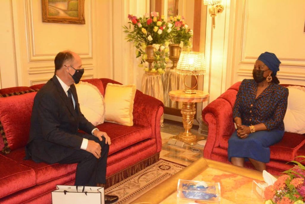 La Primera Dama recibe en audiencia al Embajador de Francia en Malabo
