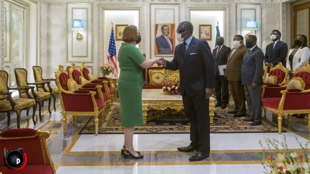 S.E. Nguema Obiang Mangue recibe a la Subsecretaria de Estado estadounidense