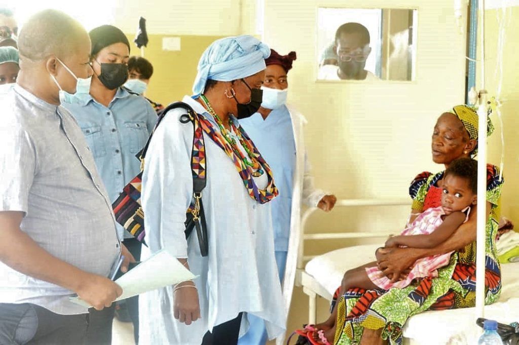 La Primera Dama de la Nación visita el Hospital de Mongomo