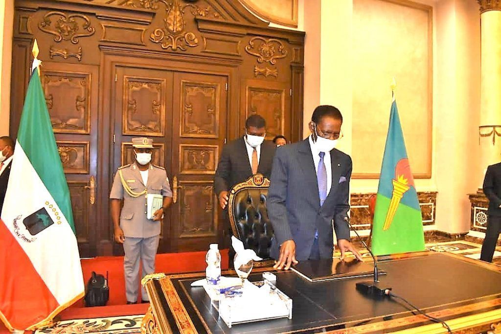 El Jefe de Estado preside una reunión del Consejo de Ministros en Malabo