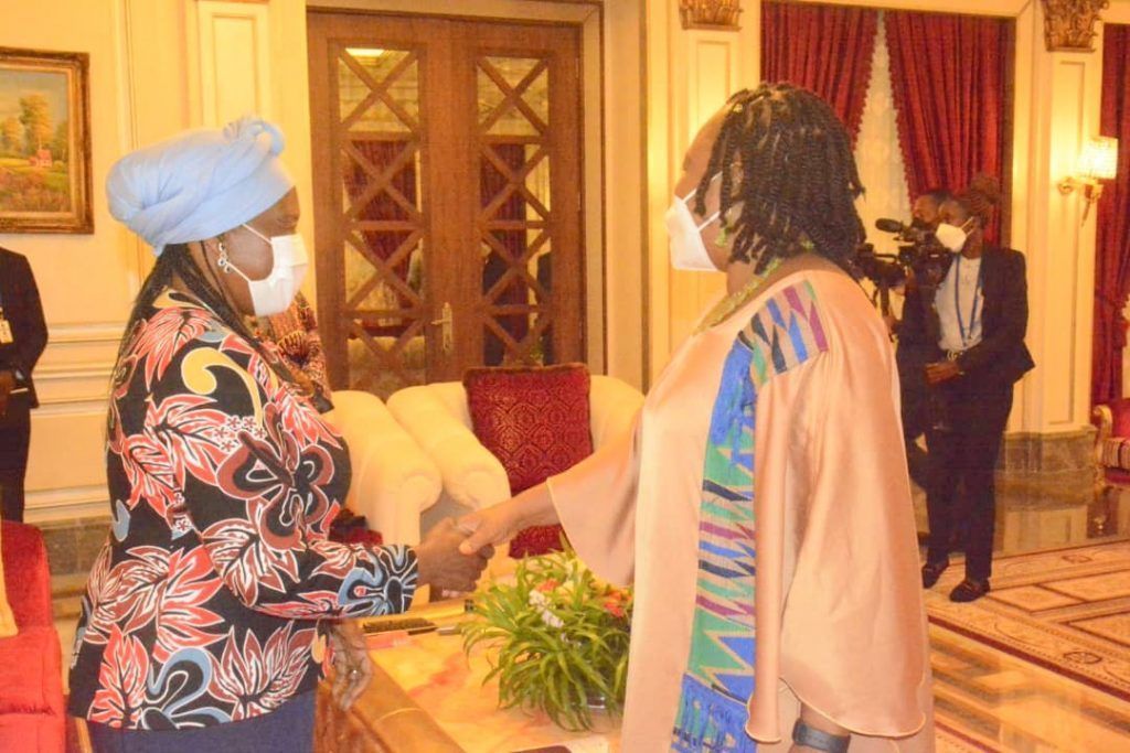 Audiencia de Doña Constancia Mangue de Obiang con la Comisaria de Sanidad de la Unión Africana