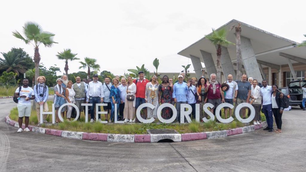 El grupo de touroperadores invitados por el Vicepresidente visita Corisco y Bata