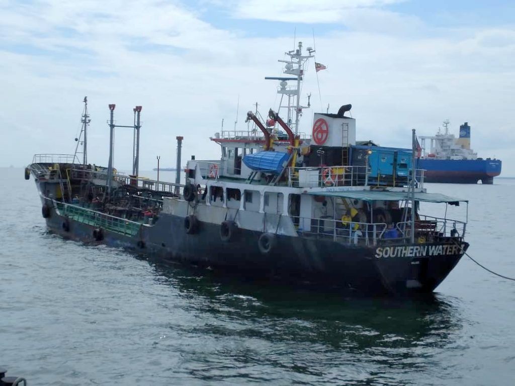 Detención de tres barcos con bandera ecuatoguineana