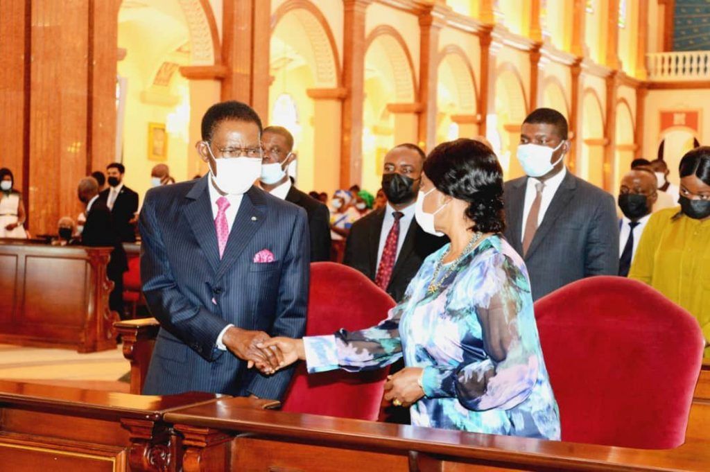 Su Excelencia Obiang Nguema Mbasogo y la Primera Dama asisten a la misa dominical en la Catedral de Mongomo