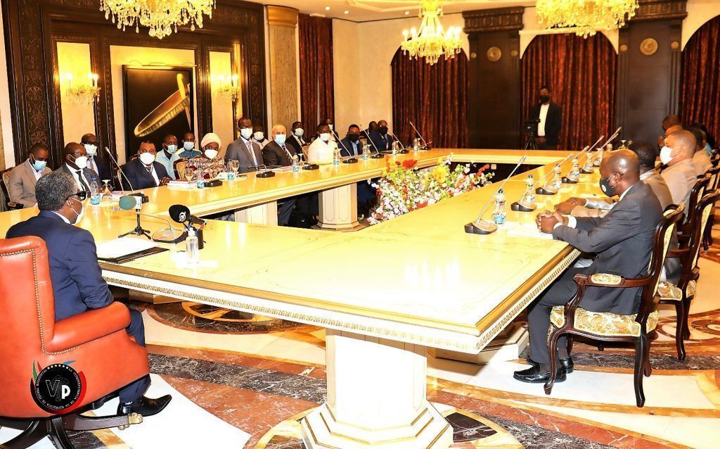 S.E. Nguema Obiang Mangue media entre las empresas y ex empleados pendientes de liquidación